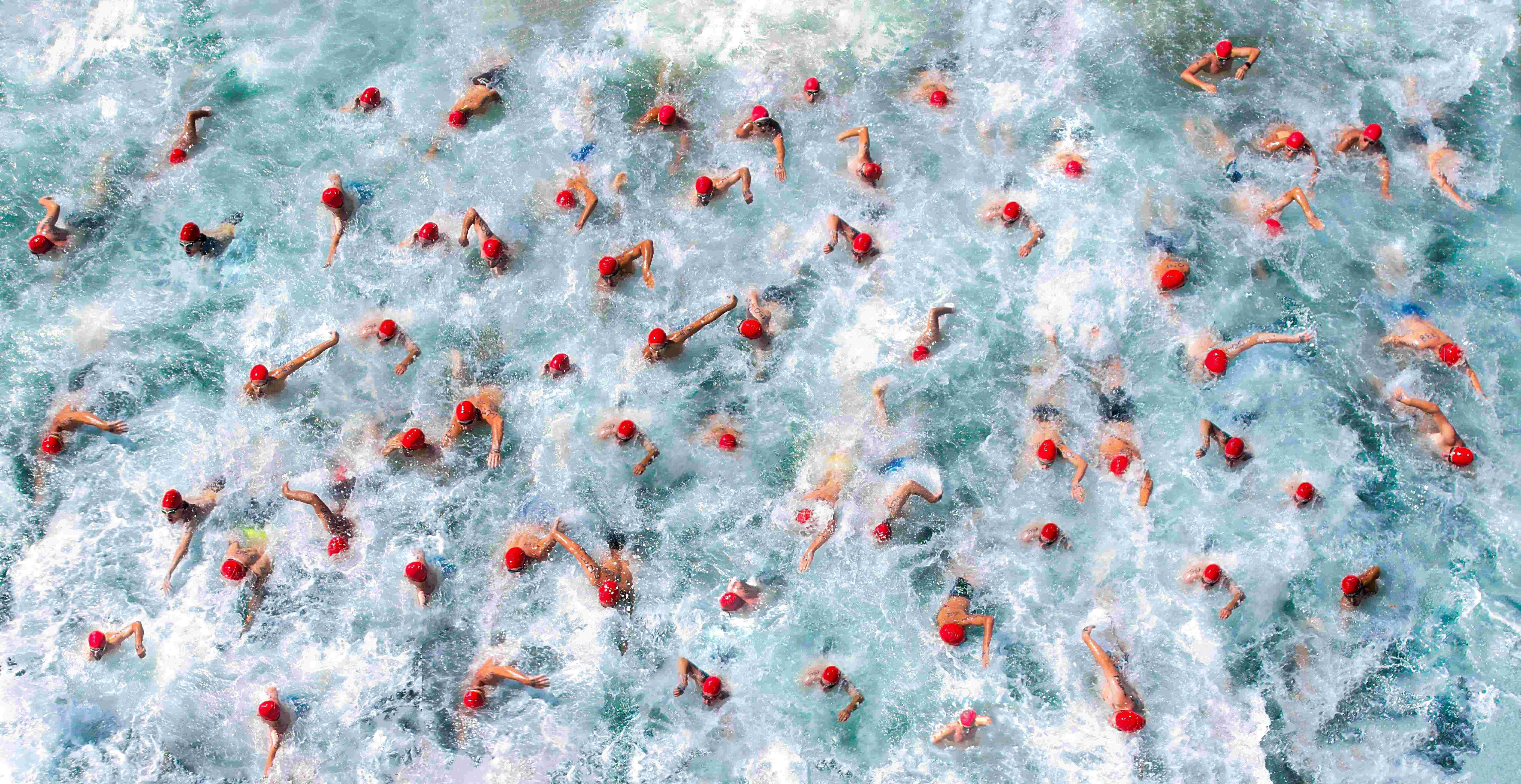 Swimming Race by Hüseyin Karahan