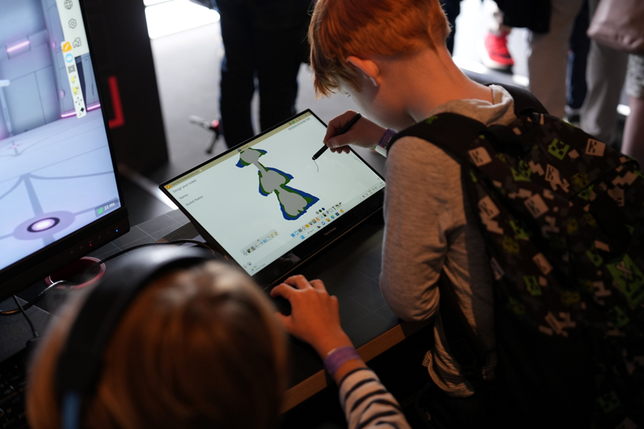 the 'Design a Rocket' competition uses ViewSonic TD1655 for participants sketching their rocket designs.