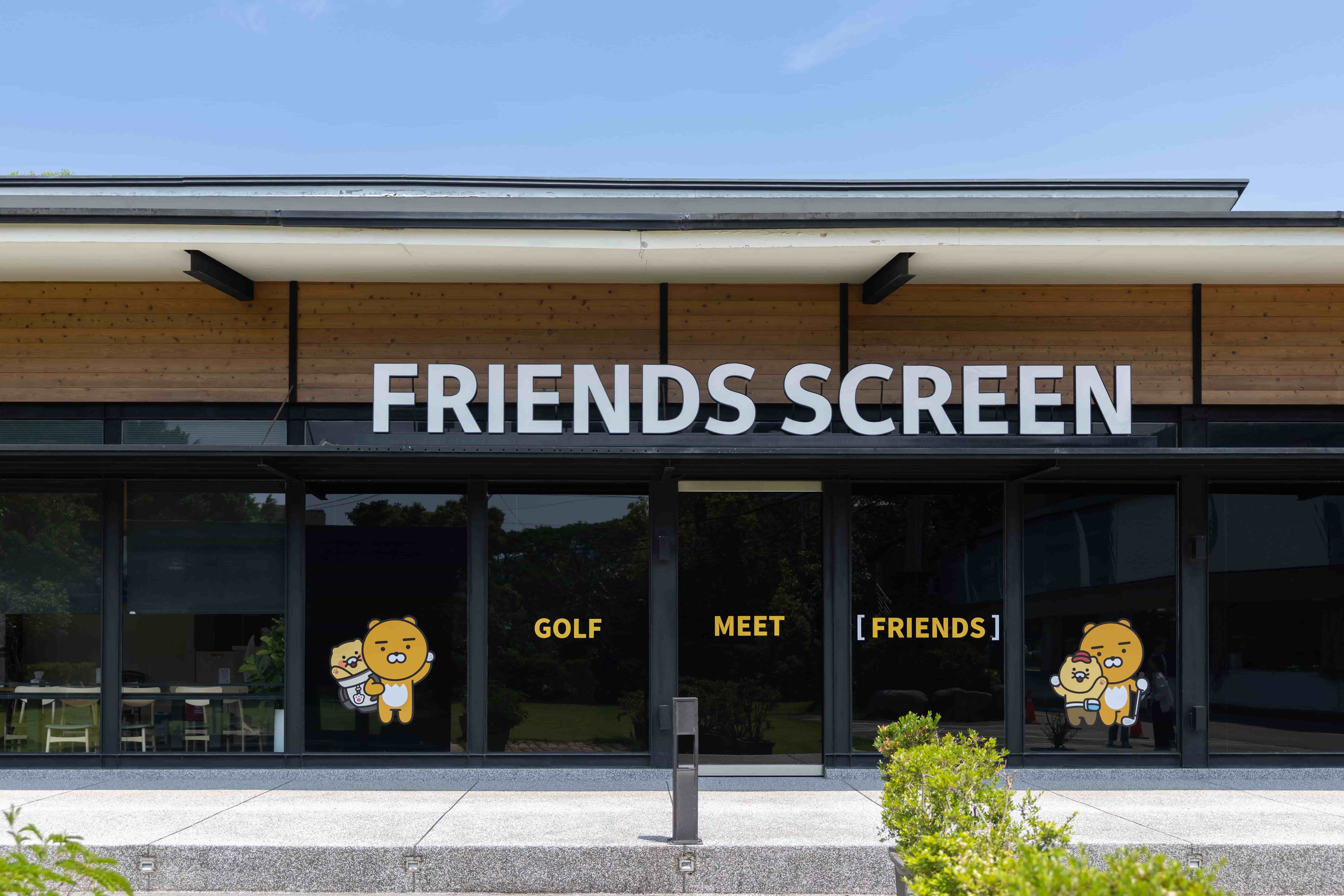ViewSonic高亮雷射投影機助力Friends Golf打造沉浸式高爾夫球體驗。